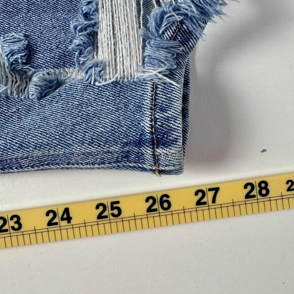 KanCan Boyfriend Mid Rise Ripped Ankle Jean - Size 30 - Picture 9 of 9